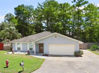 20 Parlange Dr, Destrehan, LA 70047
