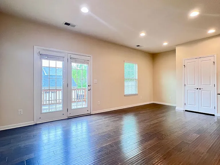 4008 Zilker Park Dr — Photo 7