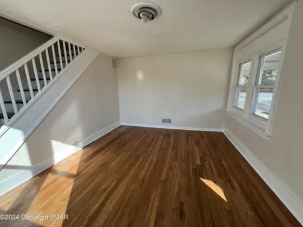 265 Monocacy Dr, Bath, PA 18014