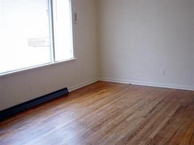 4th image of 1442 Eagle St