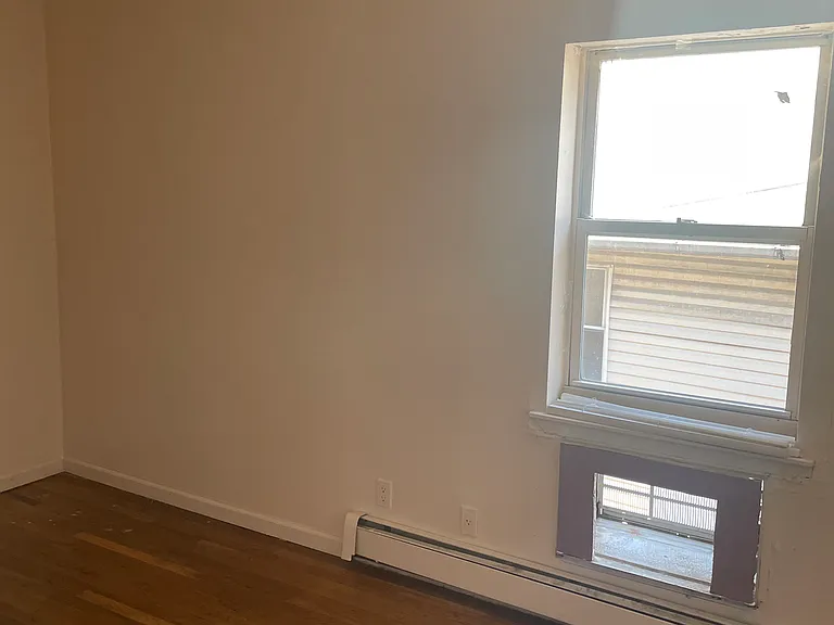 2148 Blackrock Ave #2 — Photo 7