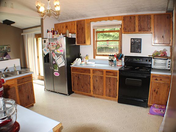5th image of 166 Wavr Dr