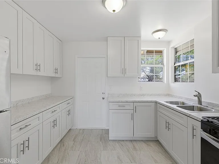 38020 12th St E — Photo 10
