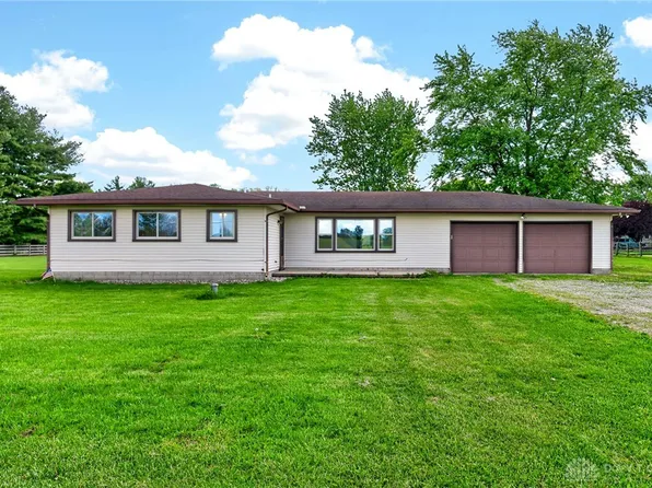 1005 Free Rd, New Carlisle, OH 45344