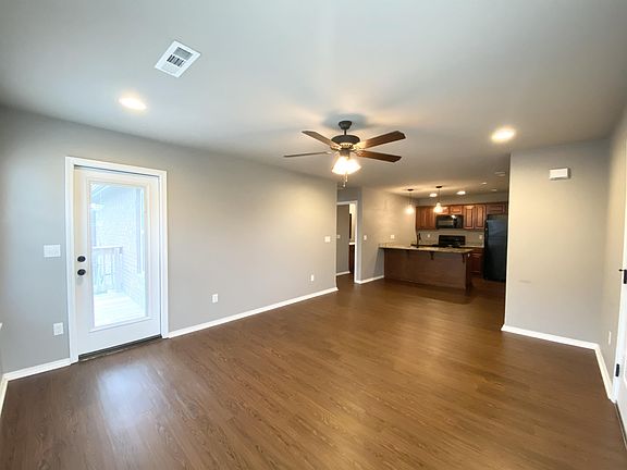 4th image of 812 Hindman Dr #2