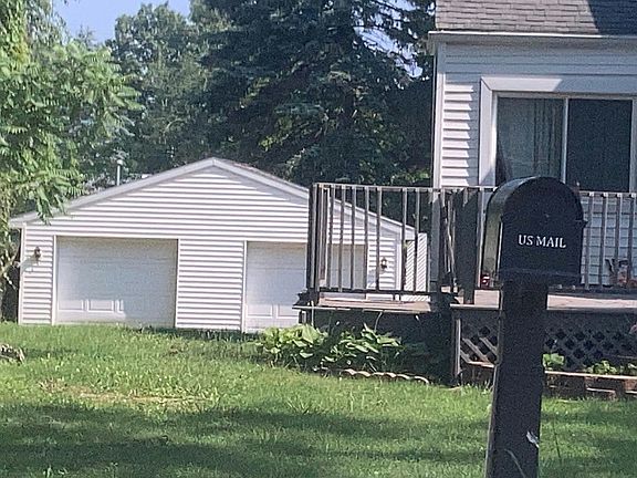 3rd image of 612 Andrew Ave