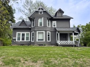 1202 Adams St, Davenport, IA 52803