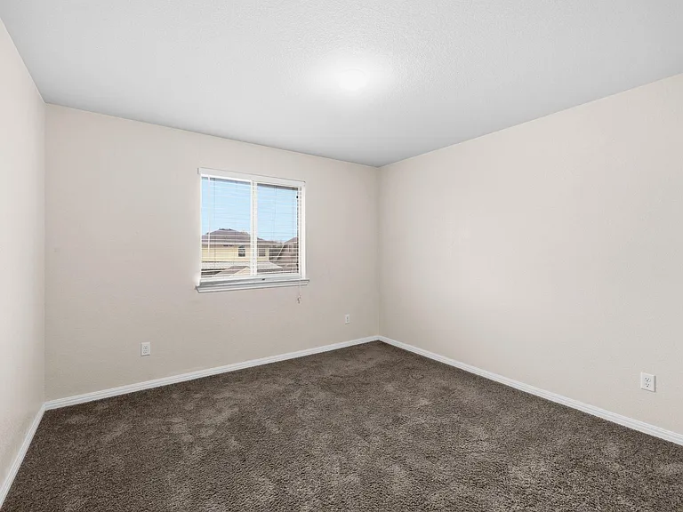 601 Silver Wing Dr — Photo 10