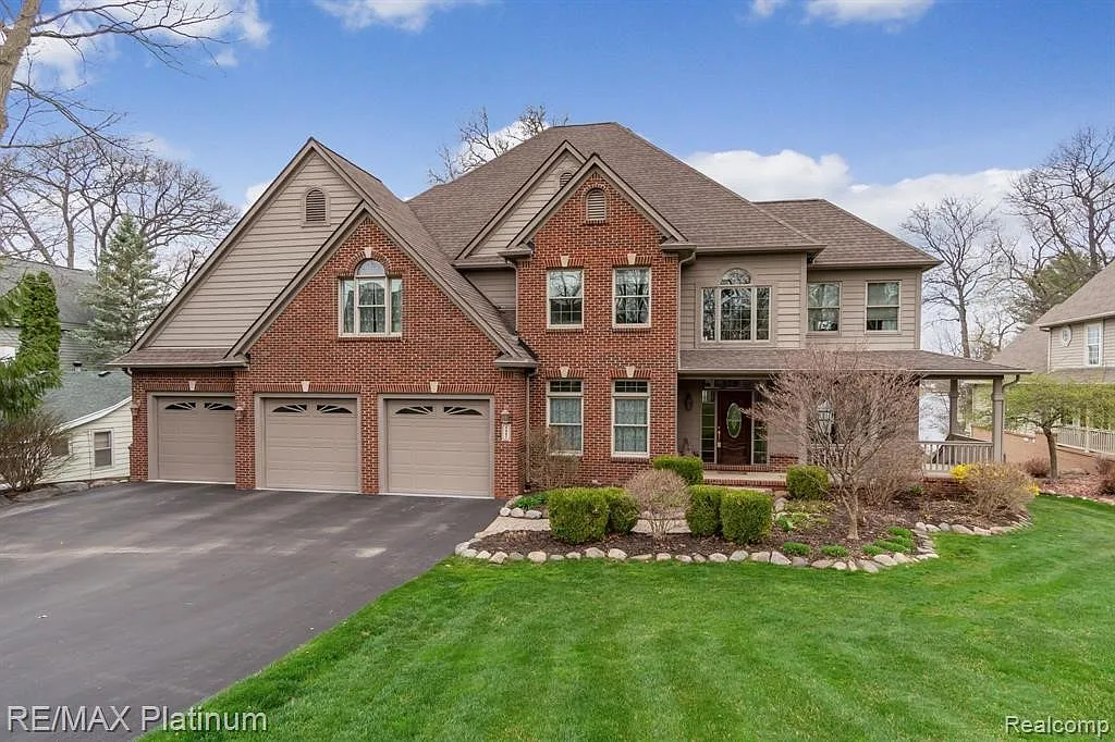 4487 Filbert Dr photo 1