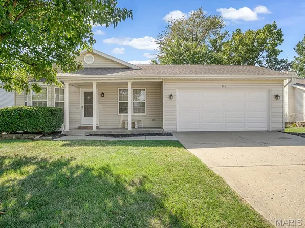 310 Briarwood Dr, Waterloo, IL 62298
