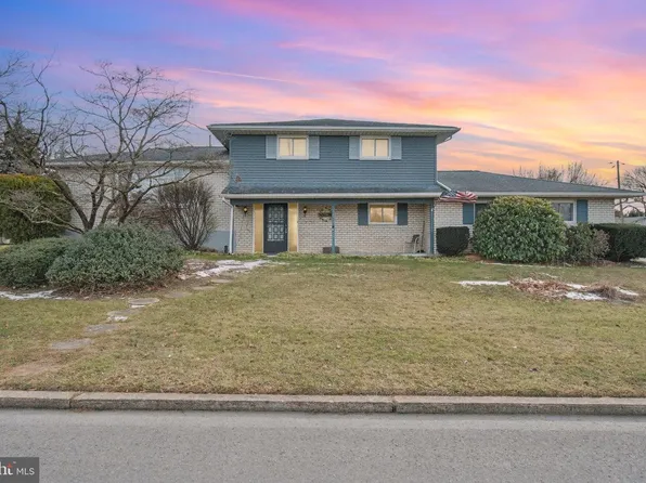 235 Circle Dr, Catasauqua, PA 18032