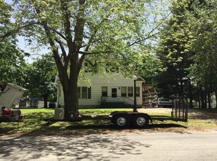 326 E Locust St, Moweaqua, IL 62550