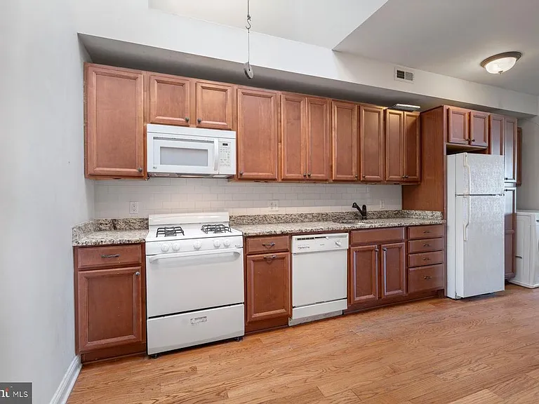 1125 Saint Paul St #4 — Photo 2