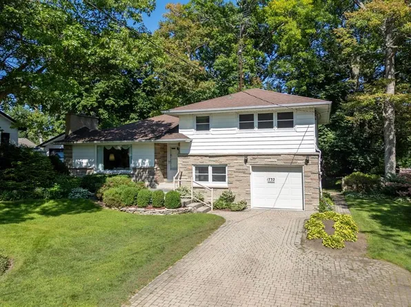 1732 Rutherglen Close, Sarnia, ON N7S 3R9