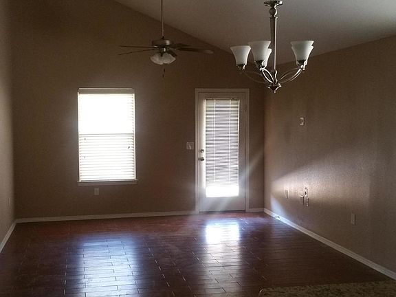 4th image of 5844 Baywood St
