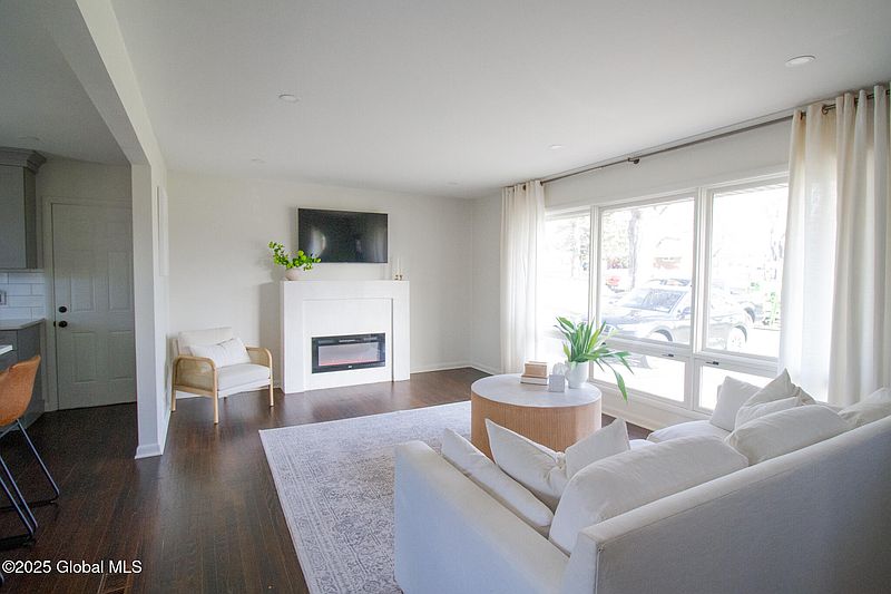 4th image of 7 Pleasant View Drive