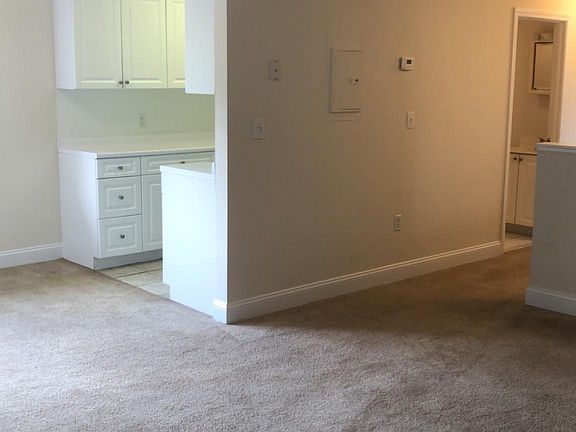 2nd image of 952 Norwest Dr