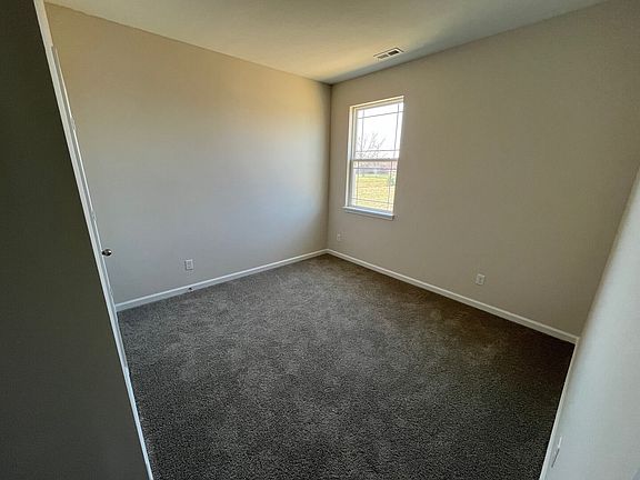 4th image of 2071 Quail West Dr