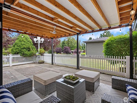 3rd image of 7624 141st Avenue NE