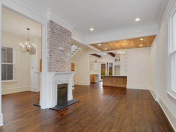 5th image of 3332 Dumaine St
