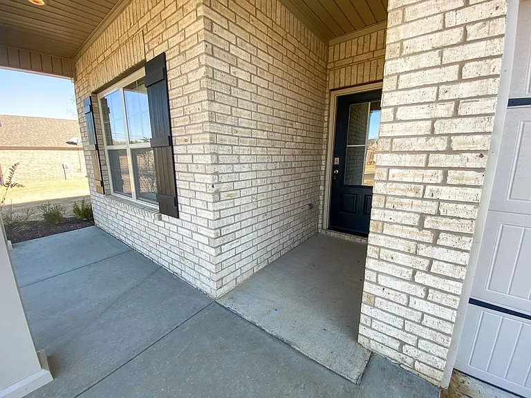 38 Crown Way — Photo 2