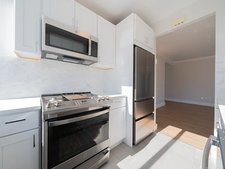 140 Riverside Blvd #2204 — Photo 3