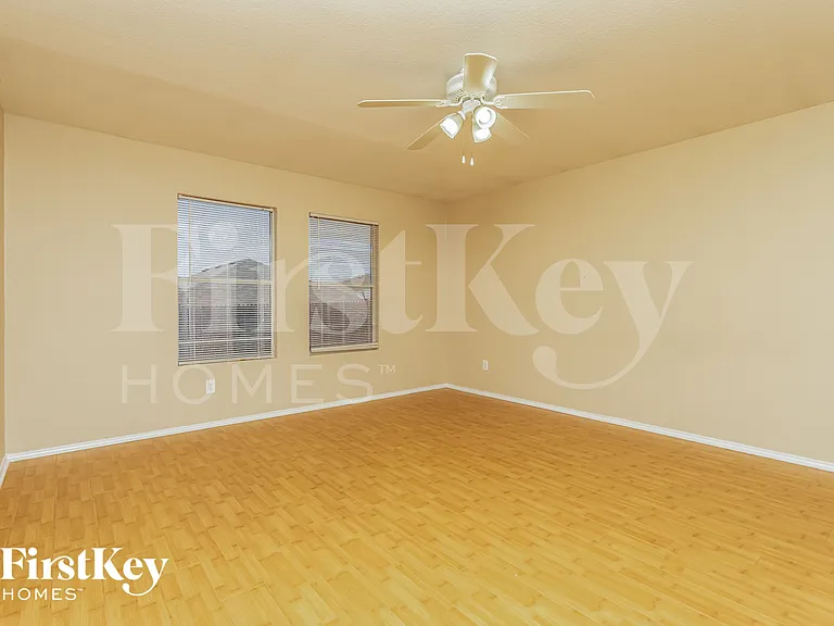 2015 Angel Way — Photo 10