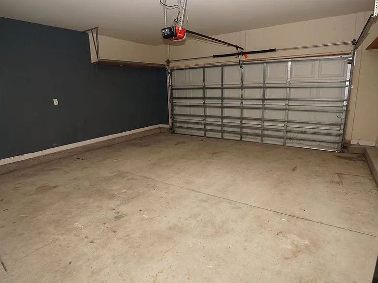 147 Moonstone Ct — Photo 33