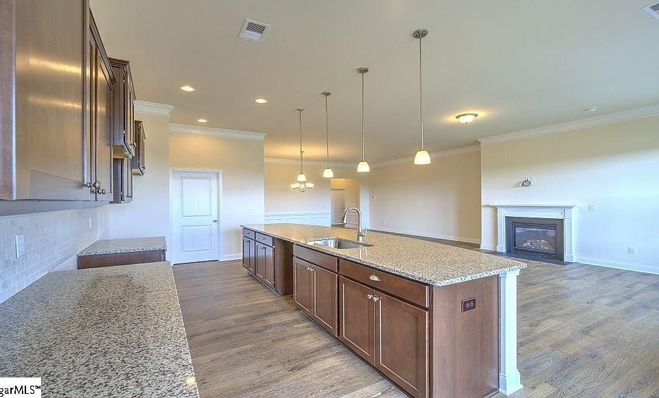 2nd image of 630 Fern Hollow Trl