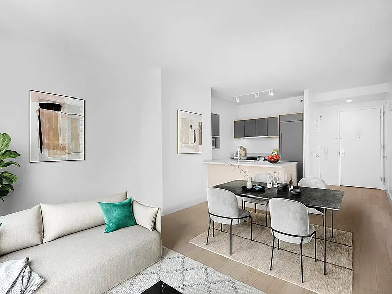 10 City Point #27R — Photo 3