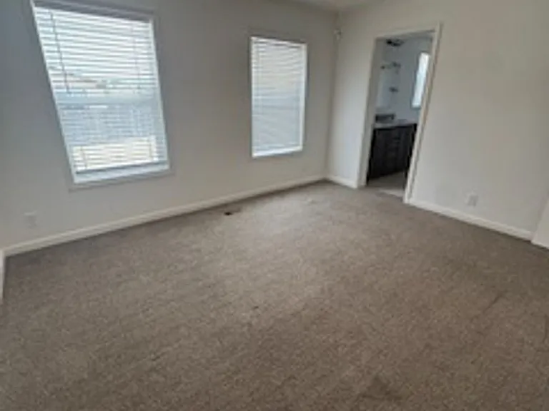 204 Onandaga Ave — Photo 12