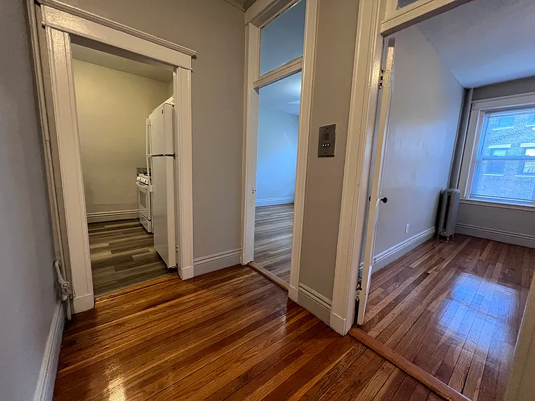 376 Riverway #9 — Photo 7