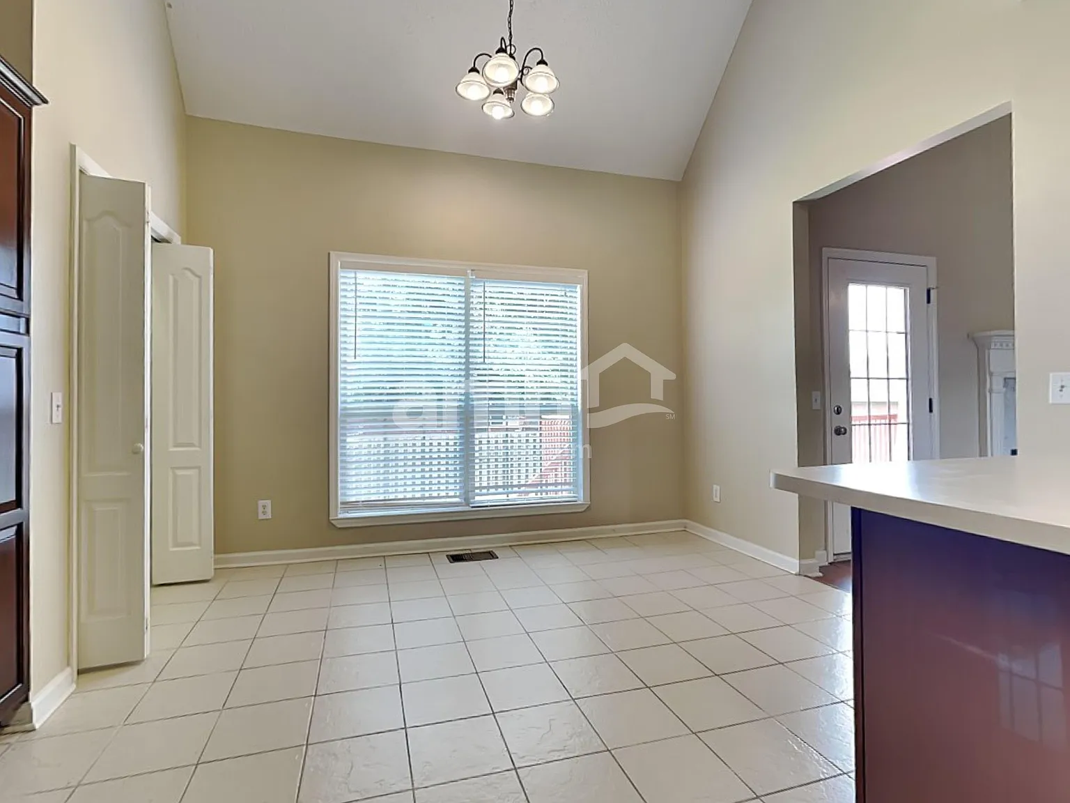 3 bed, 2.0 bath, 2678 sqft, $2,730 — Photo 4