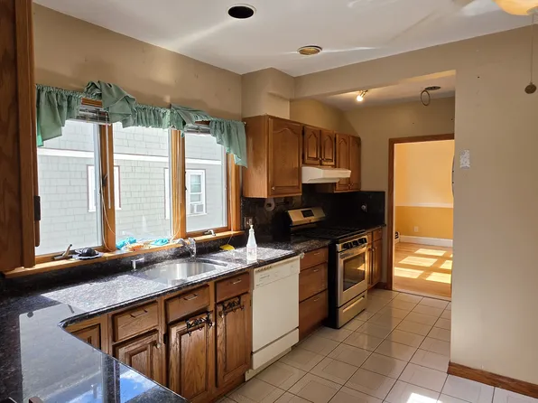 209-209A Mystic St #1, Arlington, MA 02474