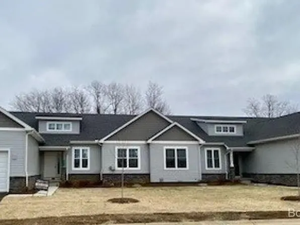 5709 Trail Side Ln #17, Whitmore Lake, MI 48189