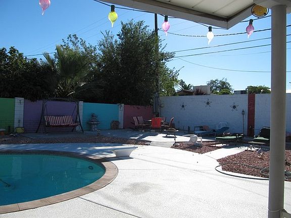 5th image of 2011 Park Way N