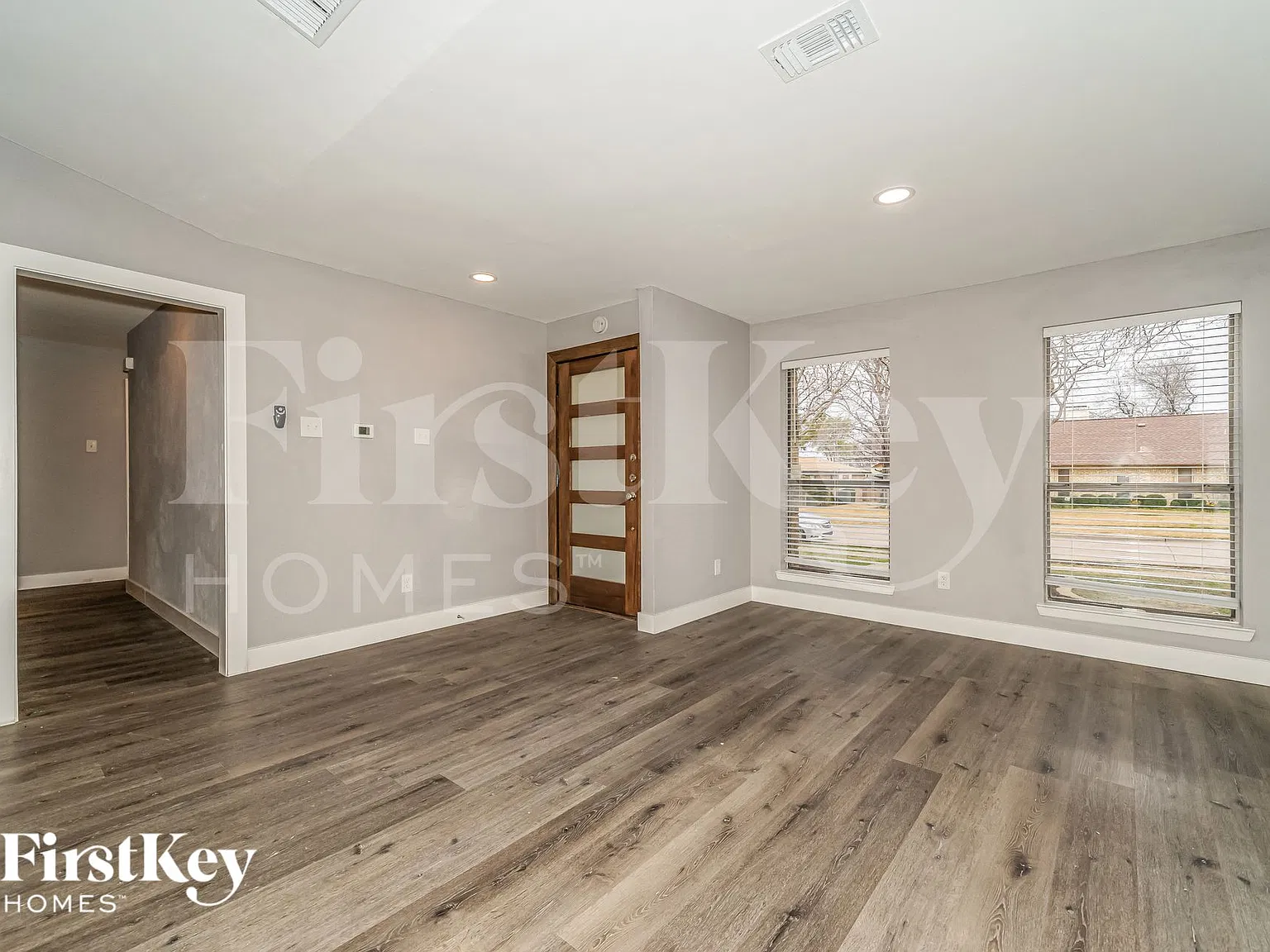 4 bed, 2.5 bath, 1831 sqft, $2,910 — Photo 2