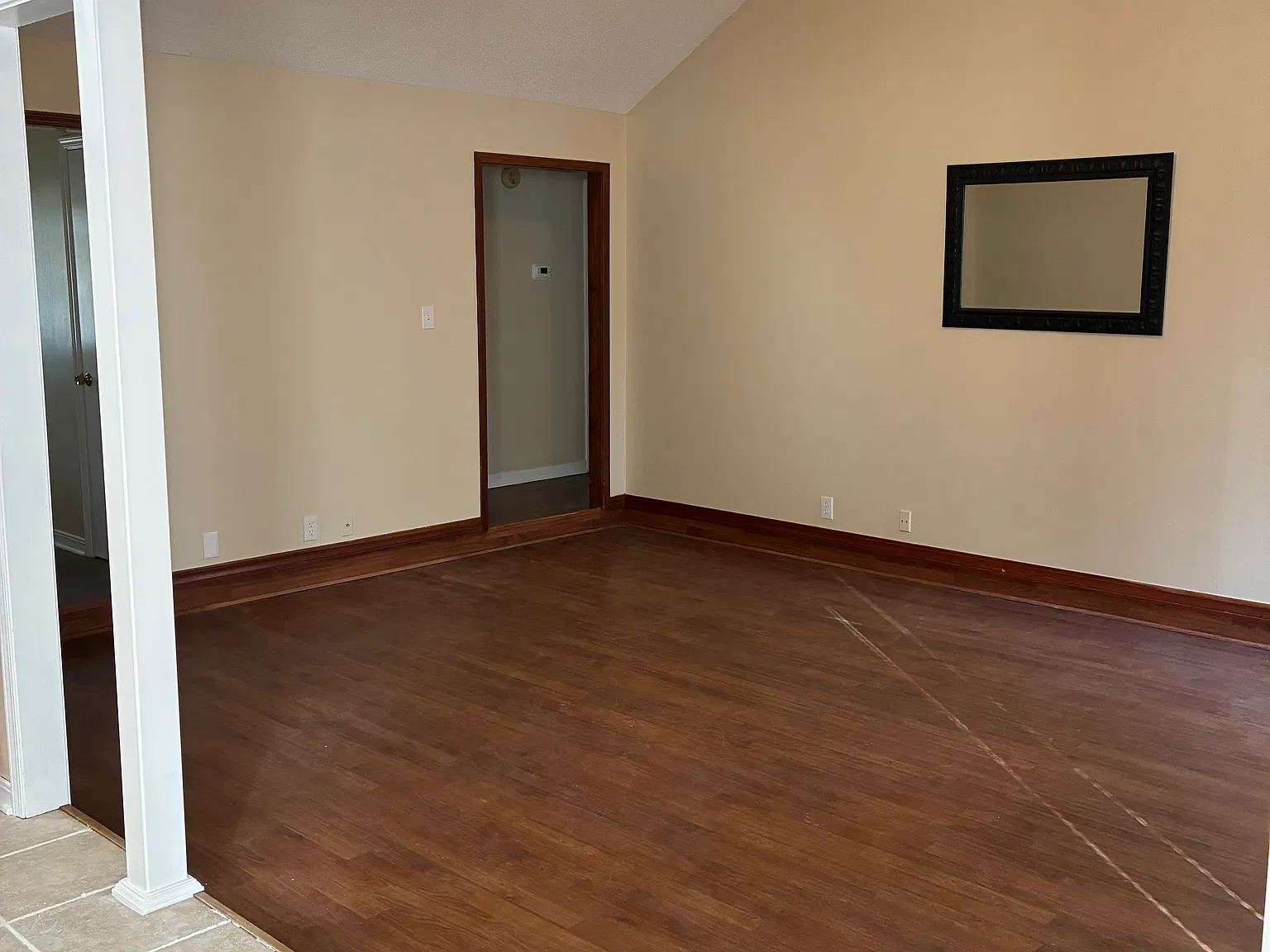 102 Sandhurst Cir — Photo 4