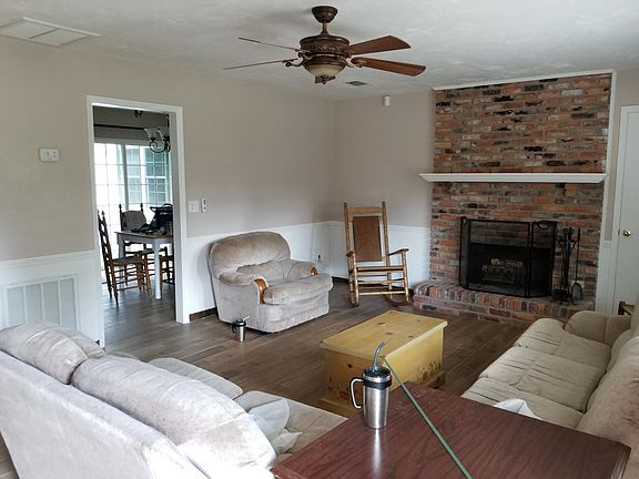 2nd image of 3317 Woody Way