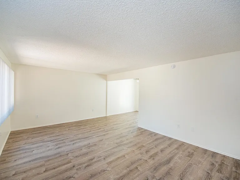 7282 La Mancha Cir — Photo 7