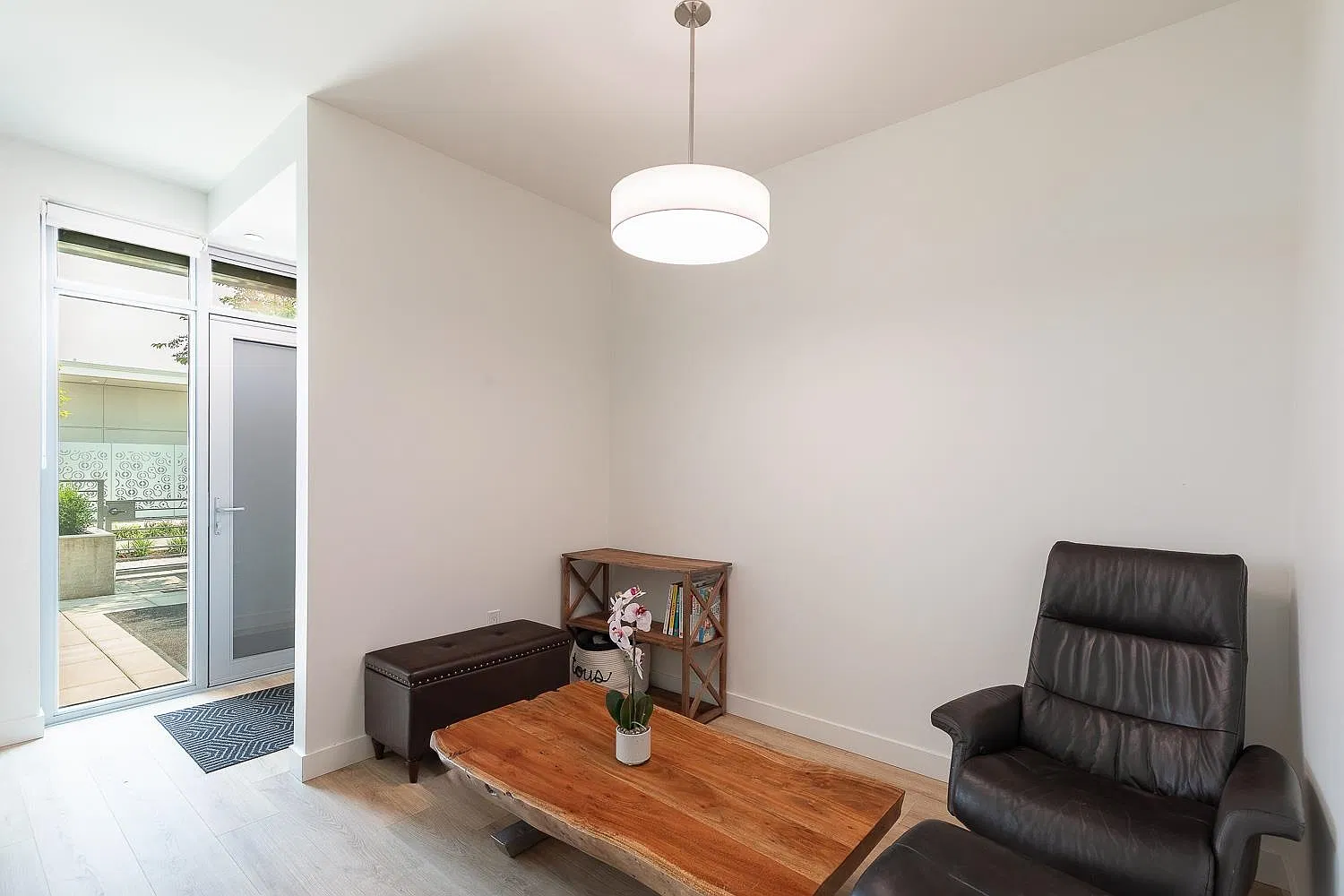 2 bed, 1677 sqft, $5,500 — Photo 4
