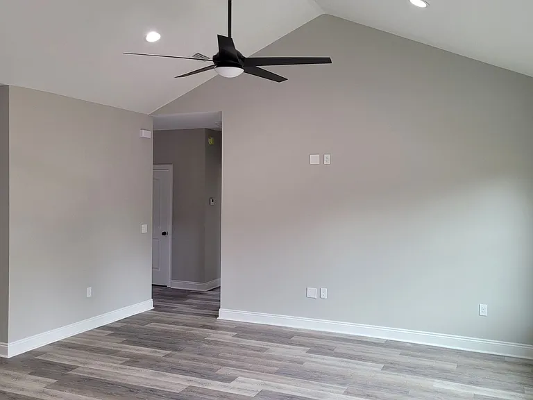 109 Jennie Dr — Photo 20