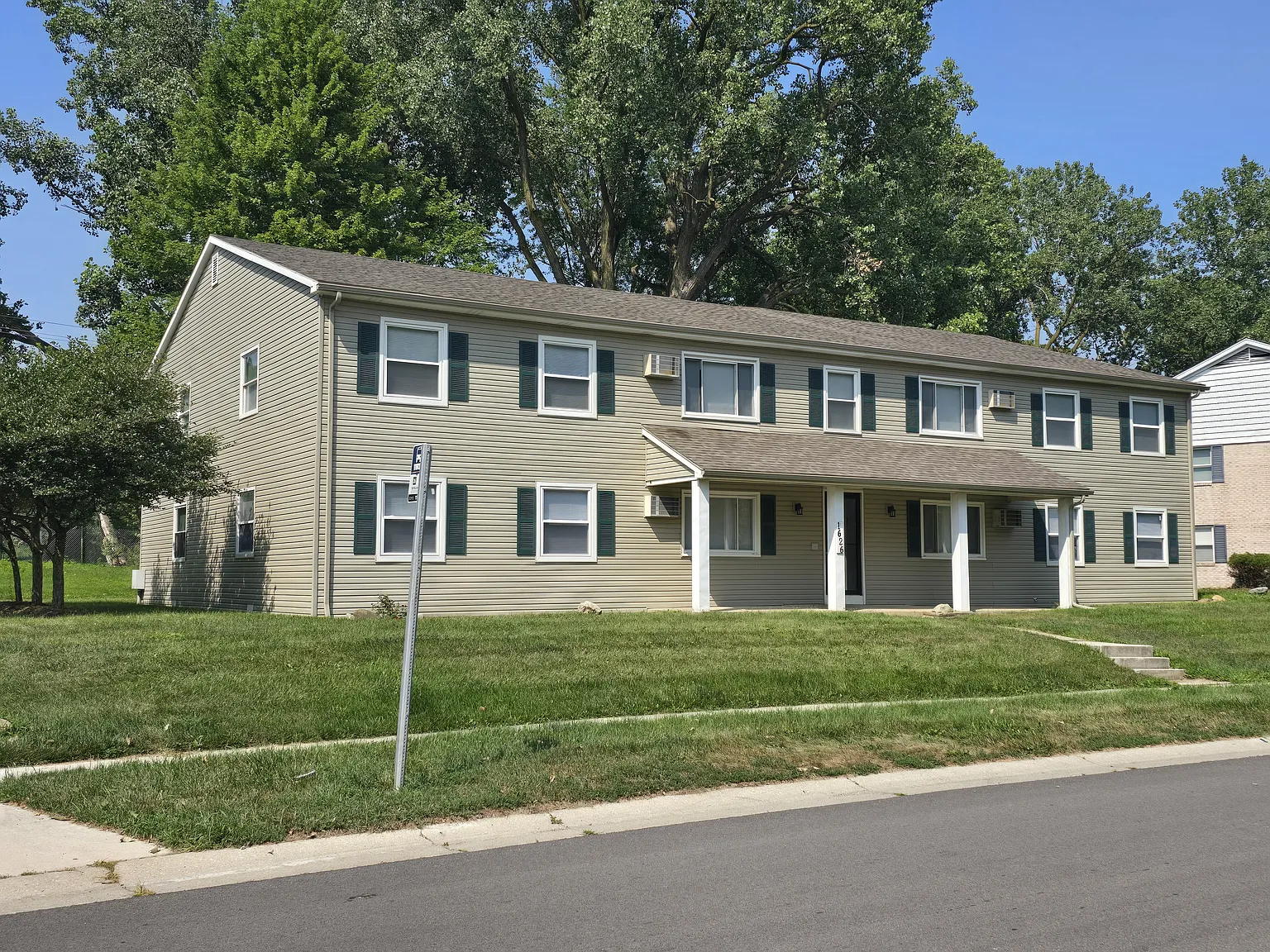 2 bed, $850 — Photo 1