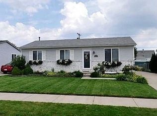 25610 Lehner Ct, Roseville, MI 48066