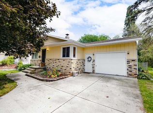 415 Martin St, Sun Prairie, WI 53590