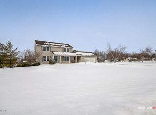 7739 Park Ridge Dr SW, Jenison, MI 49428