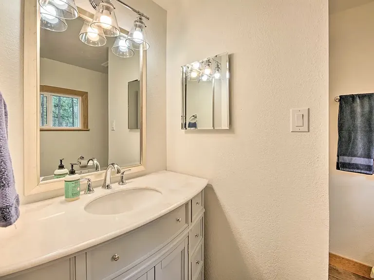 1450 E Nadean Ln — Photo 23