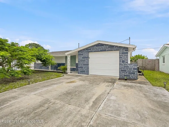 5334 Casino Dr, Holiday, FL 34690