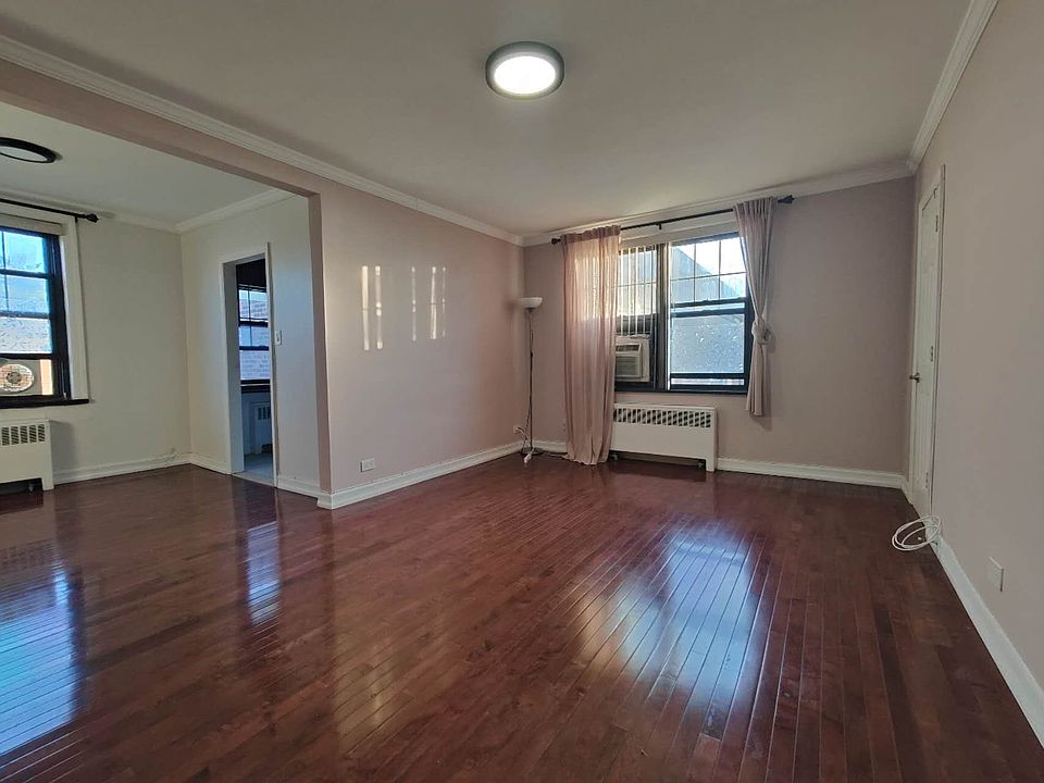 1st image of 6981B Park Dr E #B