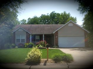 5 Shaderest Ct, Glen Carbon, IL 62034